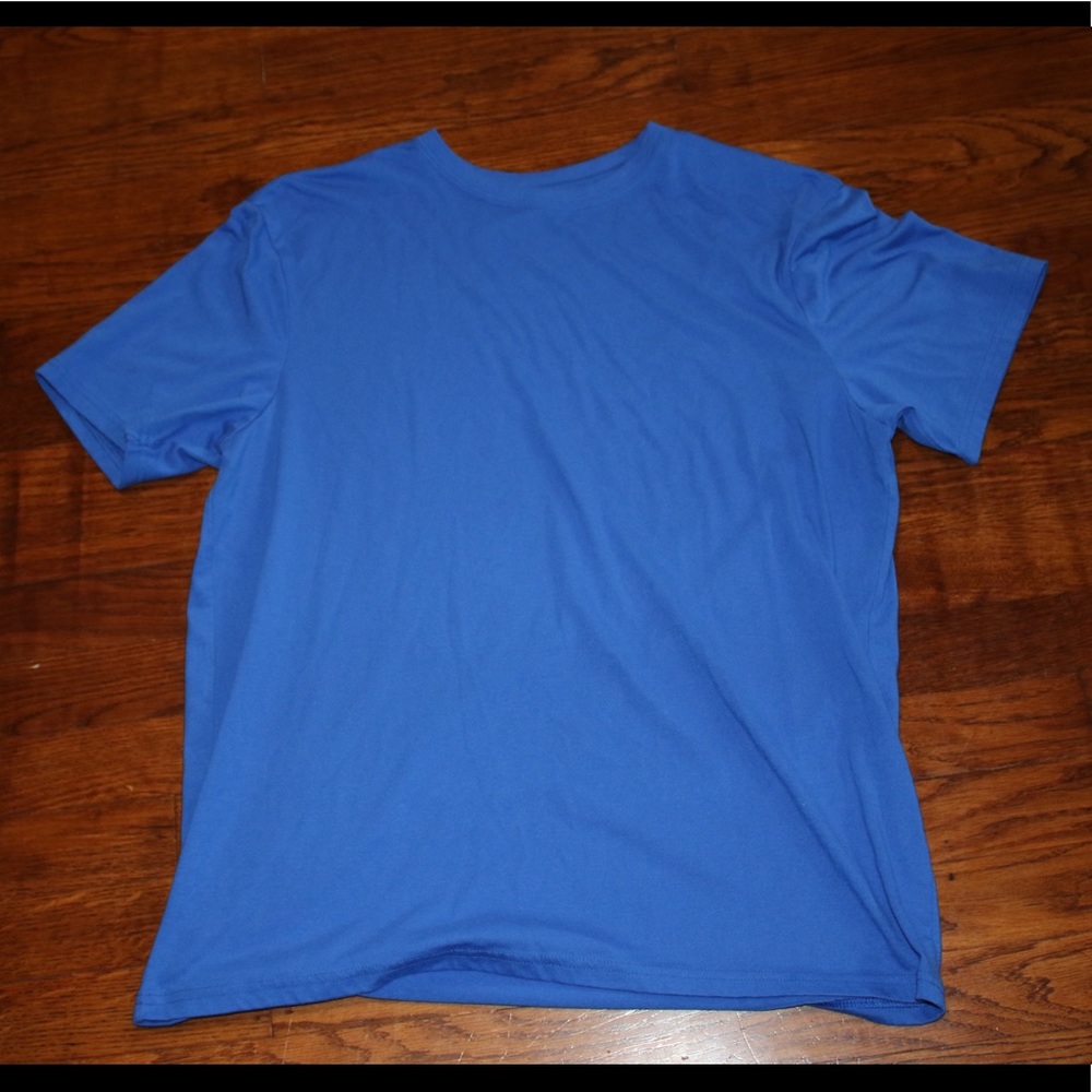 🌻BOGO🌻 Men’s Athletic Works T-shirt - Picture 1 of 2